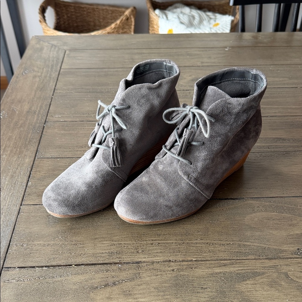 Dr. Scholl's Gray Suede Ankle Booties